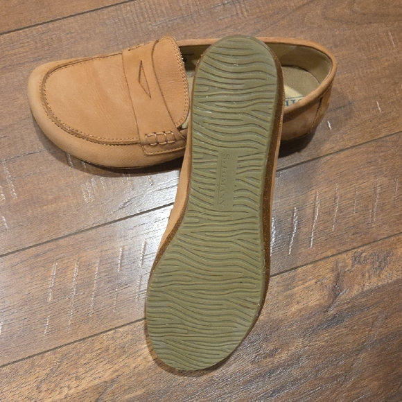 Stegmann Women's Tan Loafers - Picture 7 of 11